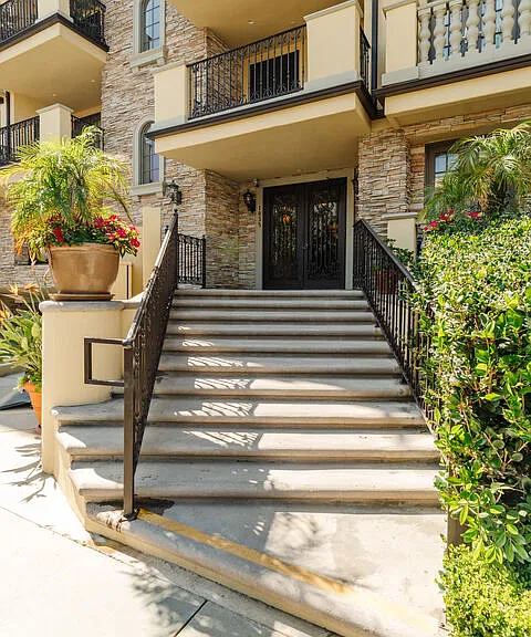 1835 Pandora Ave #302 — Photo 2