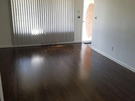 4th image of 18203 Mott Ave