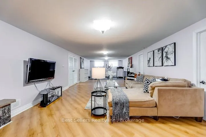 3 bed, $3,590 — Photo 3