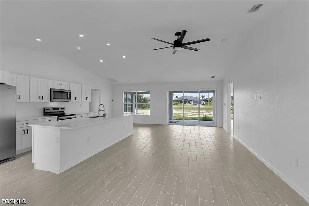 4 bed, 3.0 bath, 1683 sqft, $2,200 — Photo 3