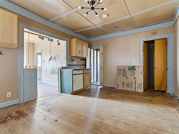 4th image of 116 Irving St