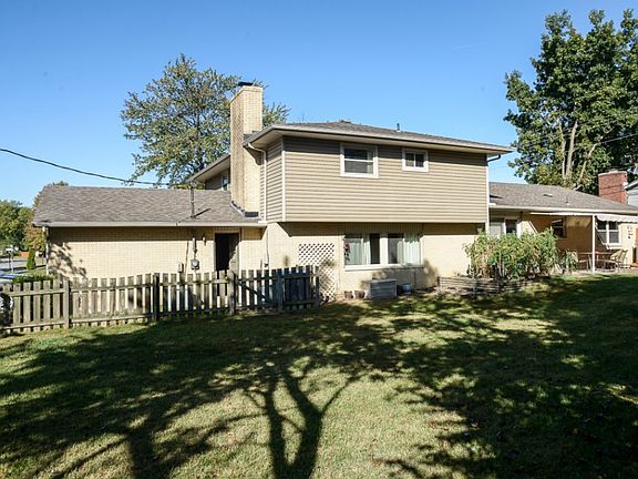 4th image of 990 Silverleaf Dr