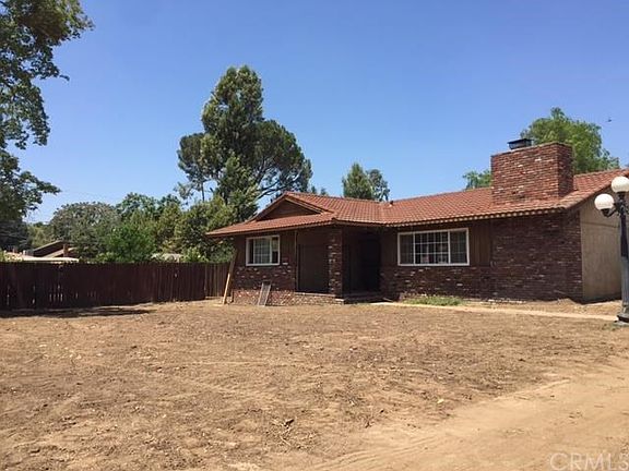 2nd image of 10865 Walnut Dr