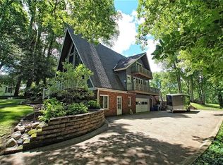 38220 Pleasant Valley Rd, Willoughby, OH 44094