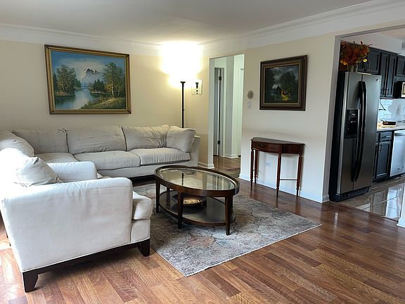 5th image of 3609 N Narragansett Ave APT 301