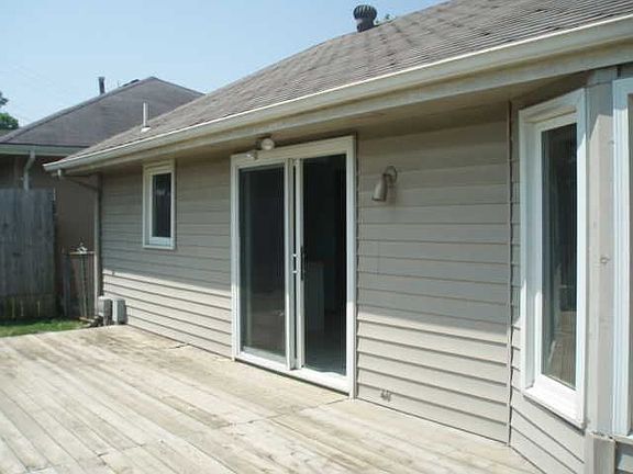 3rd image of 1810 N Plaza Dr