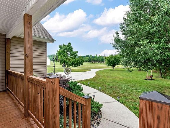 5th image of 1044 Lothridge Rd