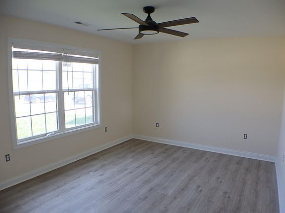 4th image of 1141 Mission Dr