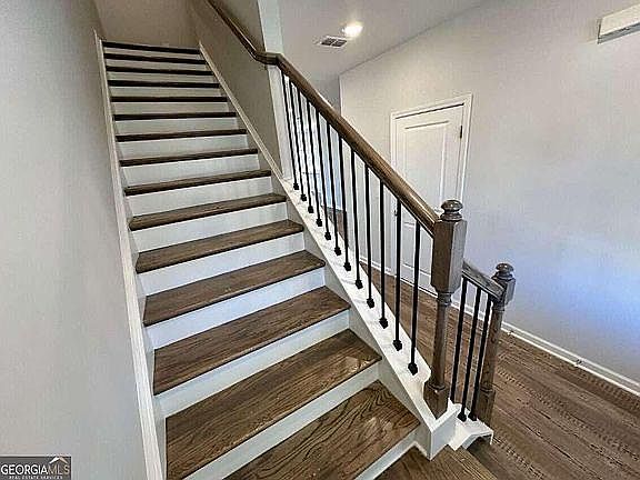 4th image of 295 Green Love Ln