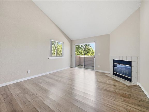 3rd image of 1019 Dornajo Way APT 217