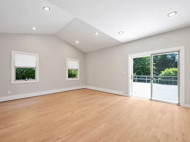 439 Summit St — Photo 14