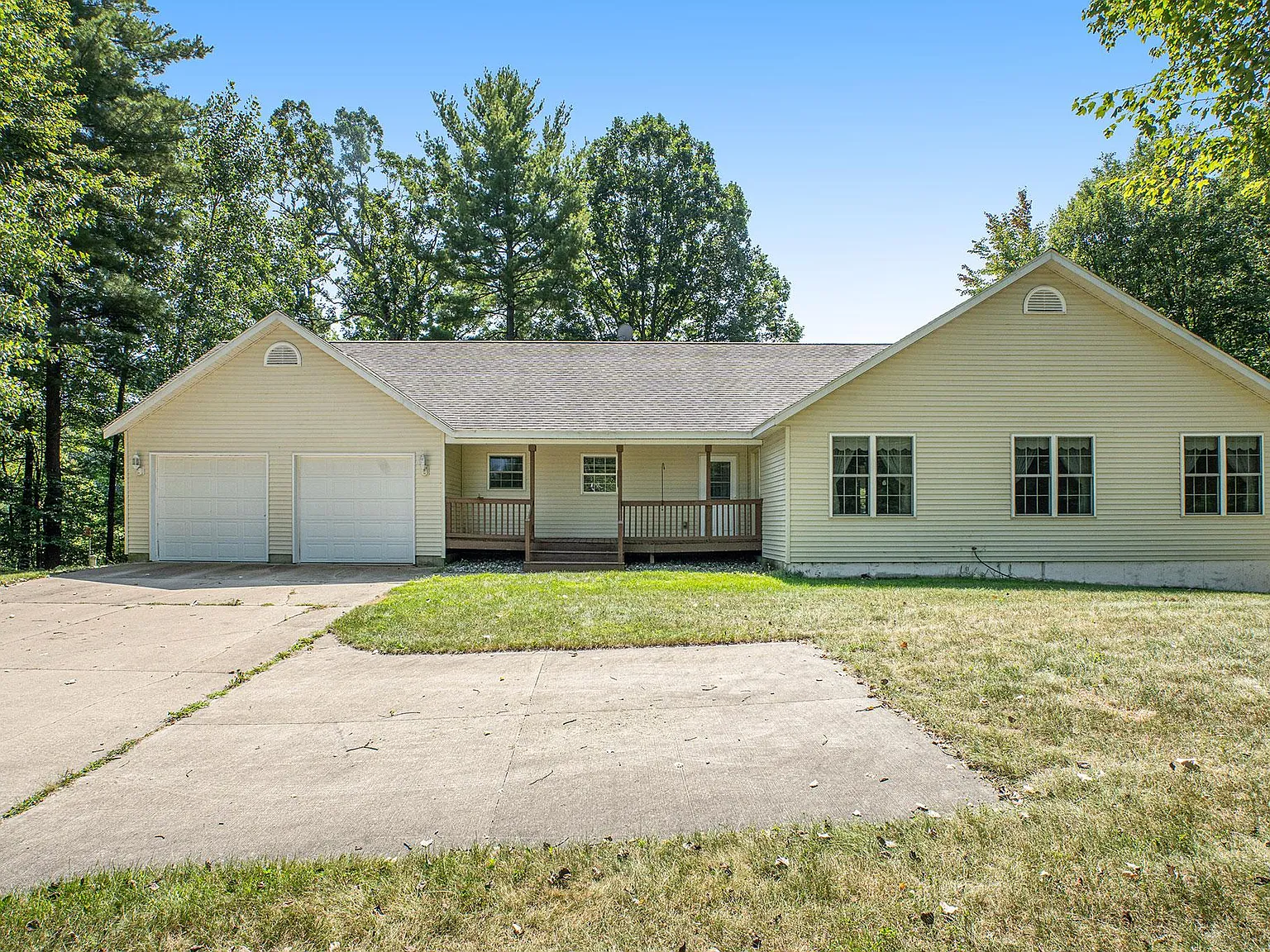 3 bed, 2.5 bath, 1464 sqft, $2,200 — Photo 2