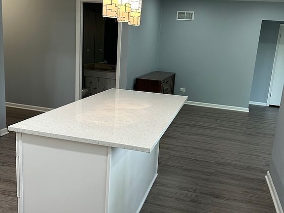 5th image of 1826 E Wood Ln