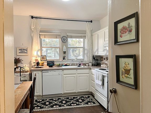 5th image of 420 W Franklin St #3