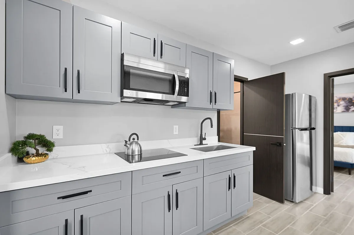 Building Photo - 546 NE 65th St