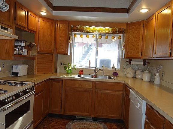 3rd image of 10850 Marywood Dr