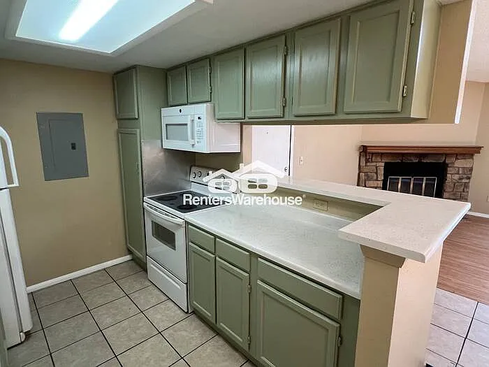 18043 E Ohio Ave #203 — Photo 3