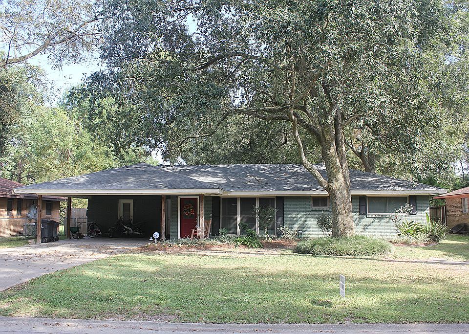 1st image of 426 Maxine Dr