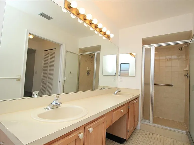 224 Erie Dr — Photo 11