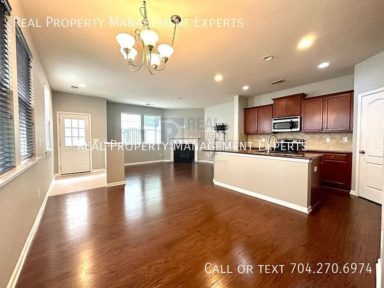 13102 Heath Grove Dr — Photo 1