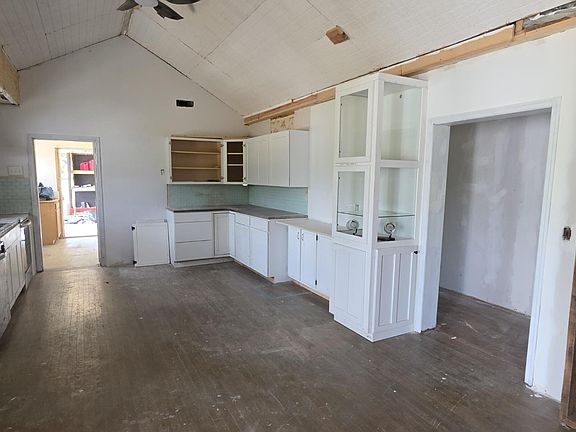 5th image of 5677 Lone Mountain Rd