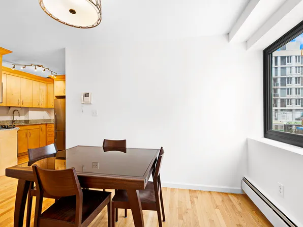 2570 East 17th Street image 20 of 25