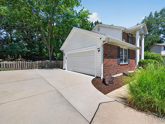 3rd image of 17 Congressional Way Ct