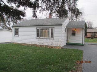 1711 W Indian Ridge Dr, McHenry, IL 60051