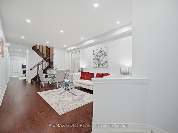 2nd image of 11 Sinatra St
