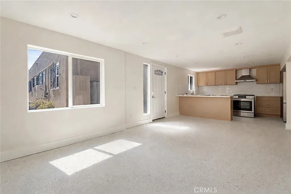 1 bed, 800 sqft, $2,495 — Photo 3