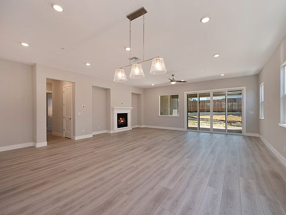 5th image of 1088 Wadsworth Dr