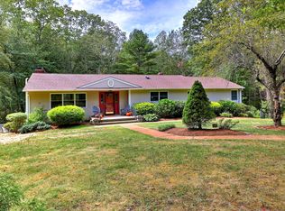 230 S Hoop Pole Rd, Guilford, CT 06437