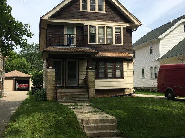2514 N 67th St, Wauwatosa, WI 53213