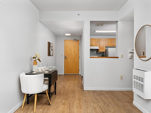 4th image of 701 Columbia St APT 314