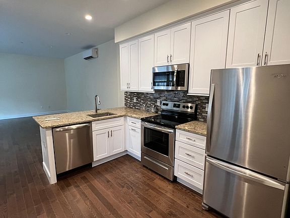 2nd image of 340 S 21st St #1R