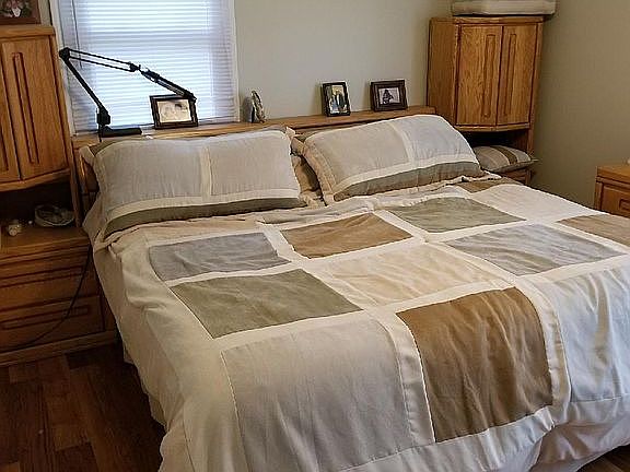 master with king bed