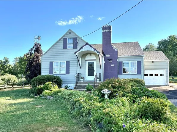 1596 Potomac St, Mount Bethel, PA 18343