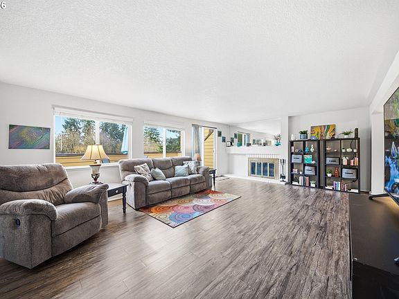 5th image of 1611 NE 113th St APT 322
