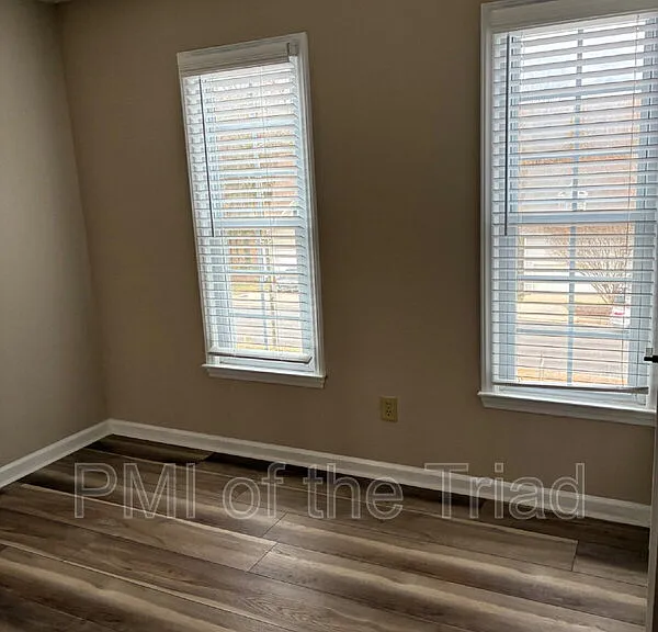 10 Creekstone Ct — Photo 15