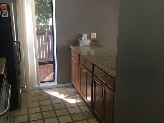 3rd image of 516 Woodside Oaks APT 4