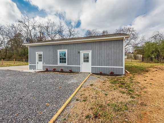 2nd image of 715 Black Oak Dr