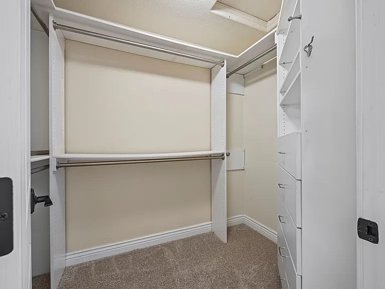 939 Skip Away Ct — Photo 20