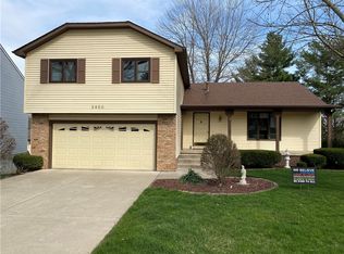 2850 S Forrest Green Dr, Decatur, IL 62521