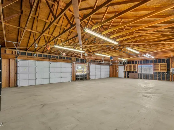 8327 W Avenue I, Lancaster, CA 93536