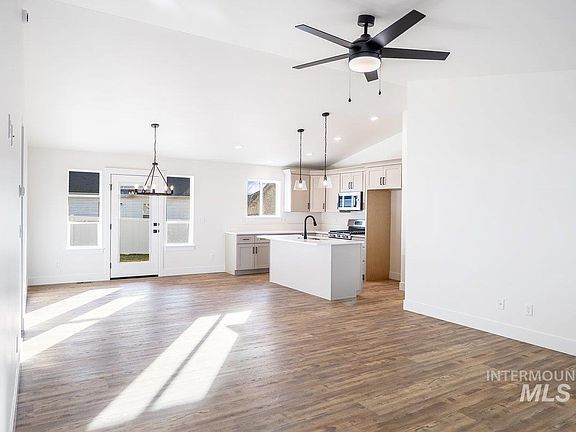 5th image of 917 E 23rd Avenue Block Lot 16-4