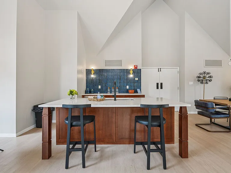 Oaks Lincoln Apartments — Photo 46