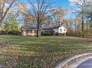 9335 Brambly Ln, Alexandria, VA 22309