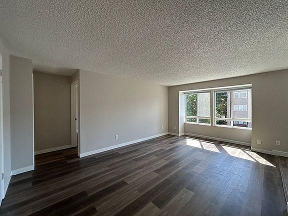 3rd image of 3055 NE 140th St APT 6