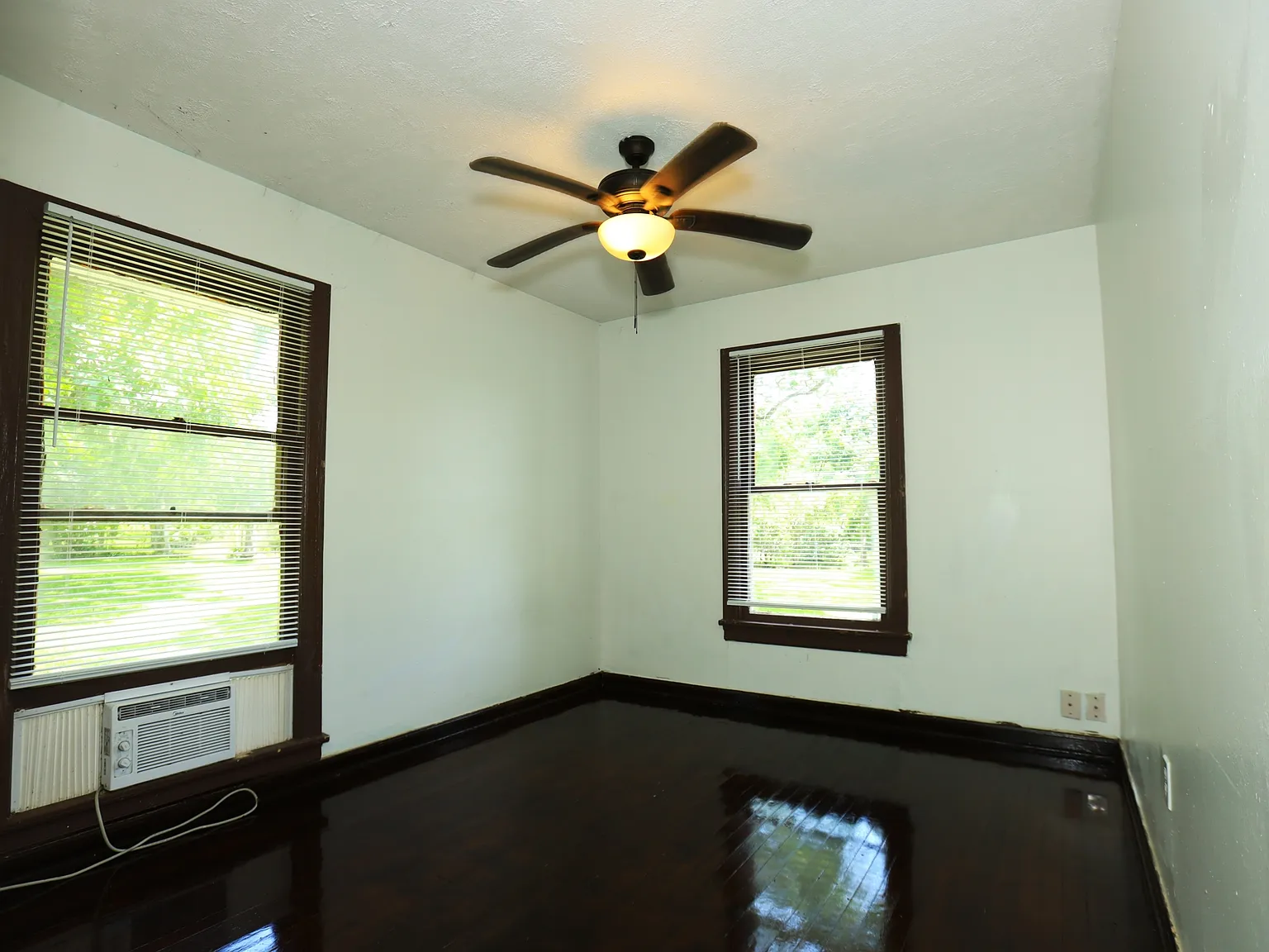 302 Circle Way Street* - 1 — Photo 4