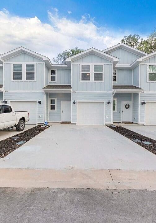 1st image of 1028 McLaren Cir
